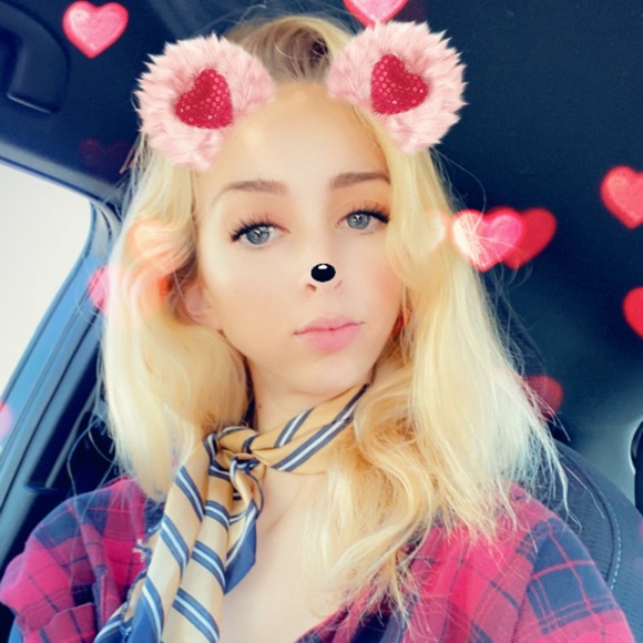 Meet your Posher, Margaux - Picture 5 of 6